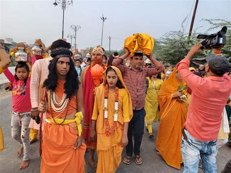 Bhagwat Katha Begins With Grand Kalash Yatra भव्य कलश यात्रा के साथ