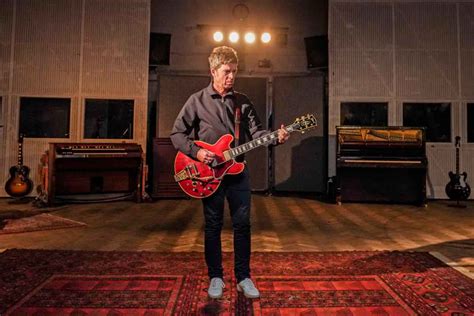 Noel Gallagher Presenta Un Modelo De Guitarra El Ctrica Junto A Gibson