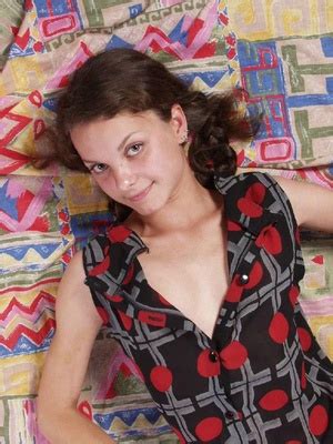 Hairy Snatch Lusty Teenage Babe Flashing Her Unshaved P XXX Dessert