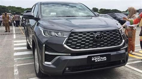 Toyota Innova Hycross Finally Unveiled Indian Debut On Nov