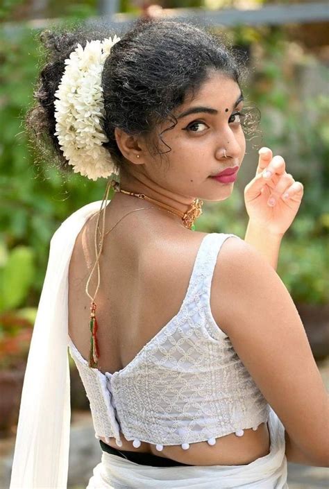 Pin By Riyas Bawa On Spicy Beautiful Smile Women Beautiful Girl Face Beautiful Blonde Girl