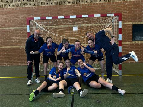 Futsal Championnes De France Ugsel Lyc E La Mennais Plo Rmel