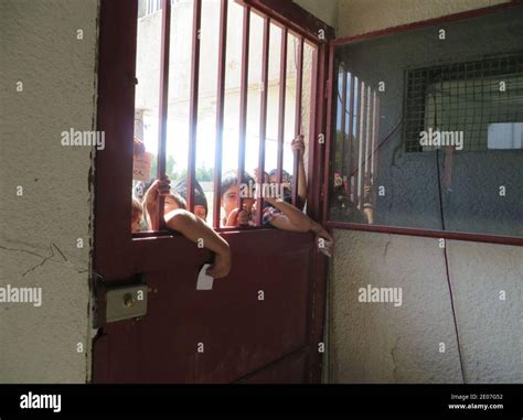 Lebanon-Syria border sep13 Stock Photo - Alamy