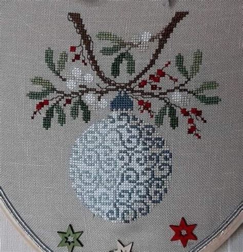 Épinglé par Maria Figueiredo sur grinalda Natal en 2024 Broderie et