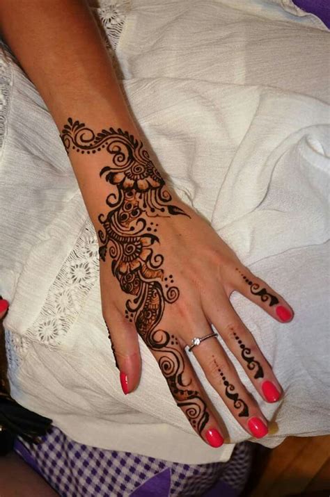 Pin By Sowadama On Enregistrements Rapides Hand Henna Henna Hand