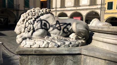 Empoli Vandali Imbrattano I Monumenti