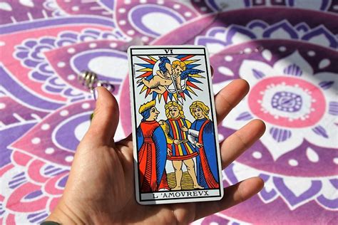 Arcano Del D A Los Enamorados Vi Significado De Las Cartas Del Tarot