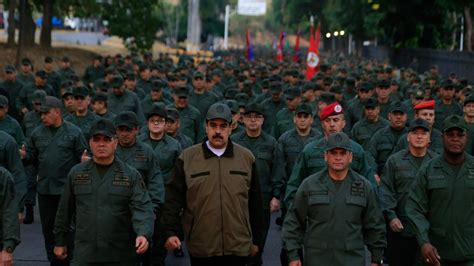 Maduro Exhibe Músculo Militar