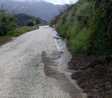 Las Fuertes Lluvias Provocan Desprendimientos E Incidencias En La