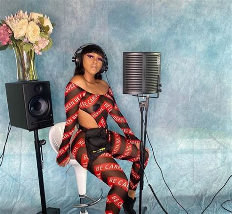 Nadia Nakai Shows Off Her Twerking Skills While Freestyling Sa Hip