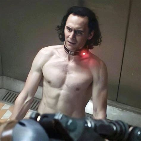 Pin By Tainara Araújo On Loki Tom Hiddleston Tom Hiddleston Shirtless Loki Loki Laufeyson