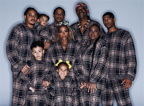 Snoop Dogg and His Family Are Ready For The Holidays With SKIMS