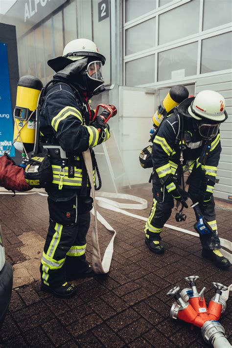 Einsatz Bung Kfz Werkstatt Ff Celle Hauptwache Zug