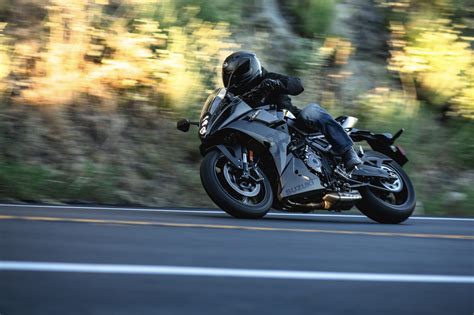 Suzuki Annonce Une Sportive Routière La Gsx 8r Sur Base De Sa Naked