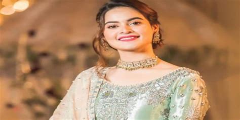 Minal Khan Looks Ethereal In Green Bol News