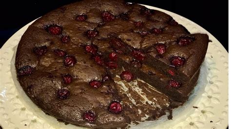 KENDİNDEN SOSLU SUFLE KIVAMINDA VİŞNELİ BROWNİE KEK YAPIMI BU TARİFE