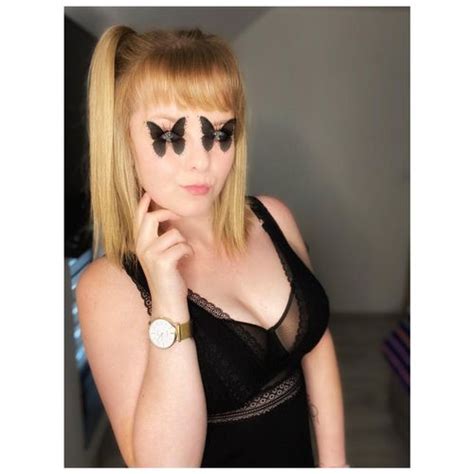 Blonde Curvy Mym Curvy