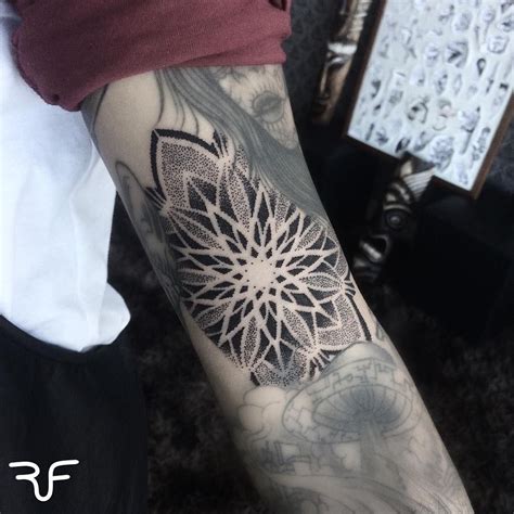 Mandala Pontilhismo Tattoos Geometric Tattoo Geometric