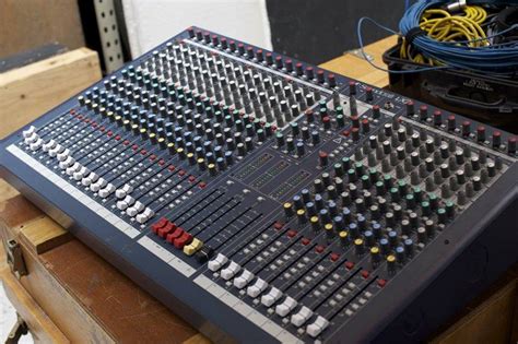 Soundcraft LX7 II 24