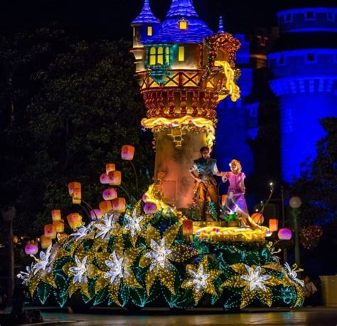 Best Tokyo Disneyland Shows & Parades