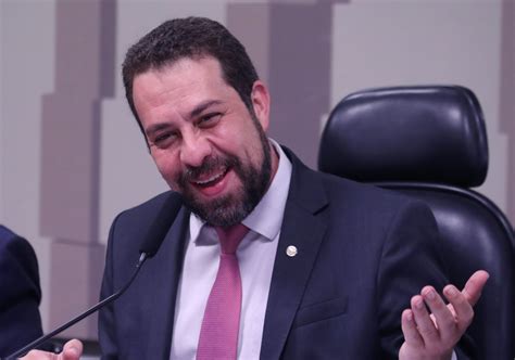 PDT oficializa apoio à candidatura de Boulos à Prefeitura de SP