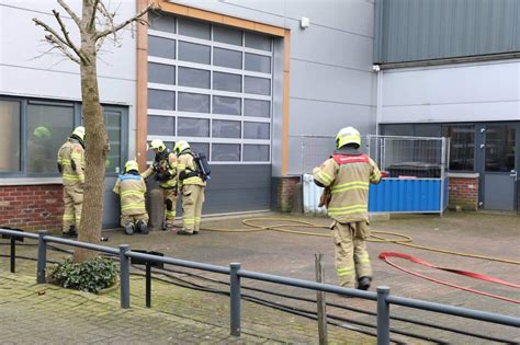 Brandalarm Gaat Af In Bedrijfspand Terschuur Brandweer Forceert Deur