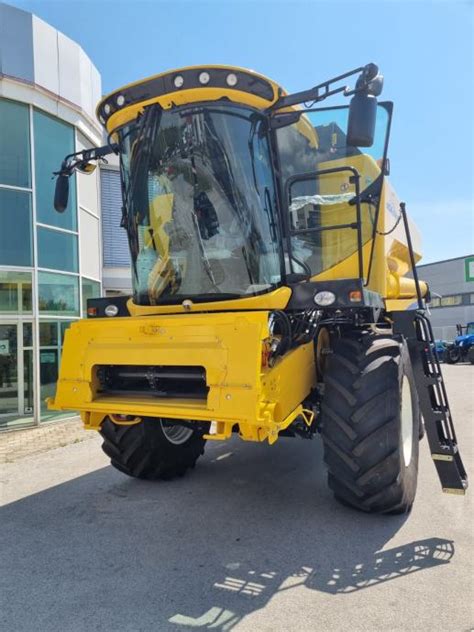 Kombajn New Holland TC5 90