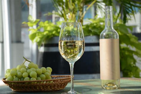 What Does Riesling Taste Like? Here’s Everything To Know About Riesling ...