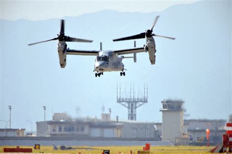 （朝日新聞社）：オスプレイ、普天間に6機着陸 抗議集会の中、配備強行 普天間移設の行方