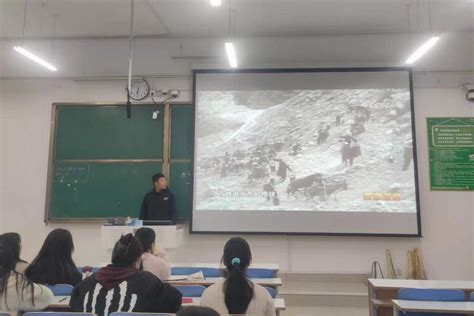 学生第二党支部召开“深入学习习近平总书记视察安阳重要讲话精神，大力弘扬红旗渠精神”专题组织生活会 信阳师范大学马克思主义学院