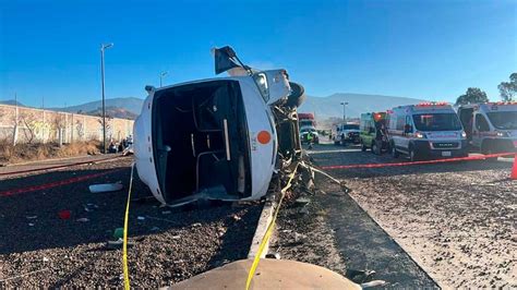 México Puebla Vuelca Autobús Deja 3 Muertos Y Al Menos 26 Lesionados Uno Tv