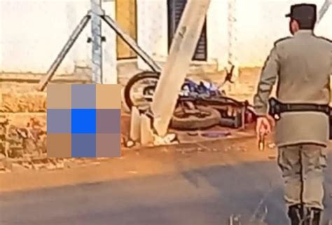 Motociclista Morre Ap S Bater Contra Poste Em Pires Do Rio Go Mais