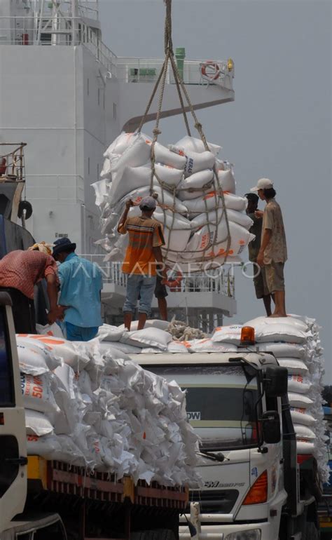 BERAS IMPOR ANTARA Foto