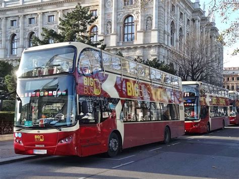 Paris Hop-on Hop-off Bus Tours - Review & Comparison 2023