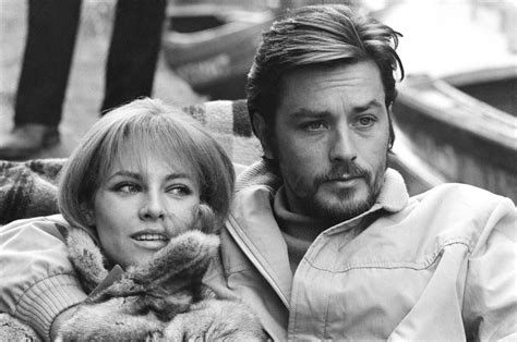 Mort de Nathalie Delon Alain Delon sort du silence C était irréversible