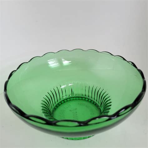 E O Brody Accents Vintage Eo Brody Co Green Glass Scalloped Edge Bowl Poshmark