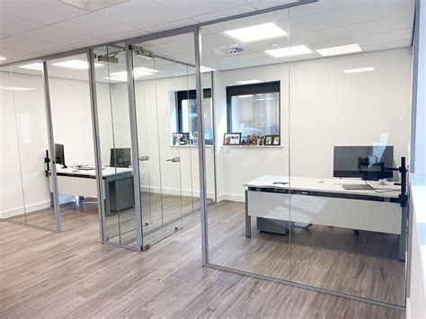 T Shaped Glazed Partition Walls With Acoustic And Toughened Glass For