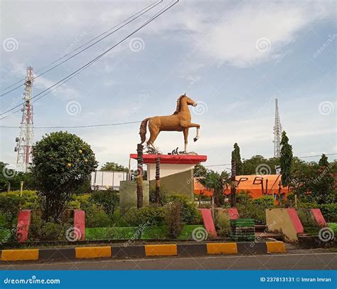 Horse Statue Located at the City Roundabout As an Icon of Jeneponto District Editorial Photo ...