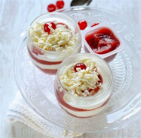 Nuage De Fromage Blanc Aux Cerises Confites