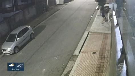 V Deo C Meras Flagram Dois Furtos Em Mesma Rua Do Barreiro Em Menos De