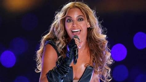 Beyoncé Becomes The First Black Woman To Top On Billboards Country Music Chart Feature Weekly