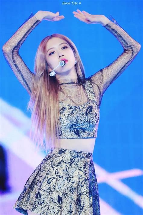 8 Gorgeous Stage Outfits Blackpinks Rosé Wore