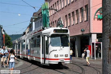 Deutschland Straßenbahn Freiburg im Breisgau Triebwagen 225