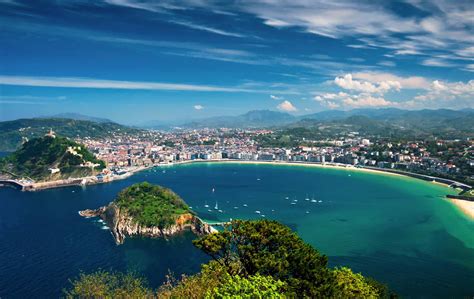 San Sebastian City Tour By Car And Walking Donostia City