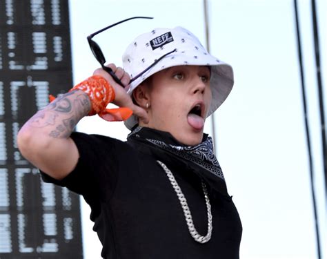 Justin Bieber Accused Of Attempted Robbery After Delving Into Womans