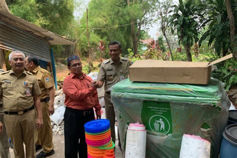 Pemkot Jaksel Gencarkan Warga Kelola Sampah Secara Mandiri ANTARA News