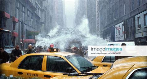 Tidal Wave Hits New York City Film The Day After Tomorrow Usa