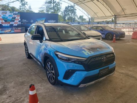 News: Taxi ride in hydrogen-powered Toyota Corolla Cross H2 Concept