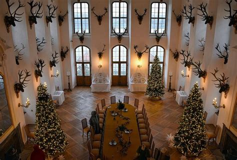 Schloss Moritzburg Märchenhafte Ausstellung Drei Haselnüsse für