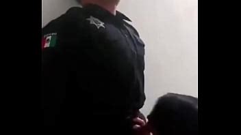 Engolindo O Fardado XVIDEOS